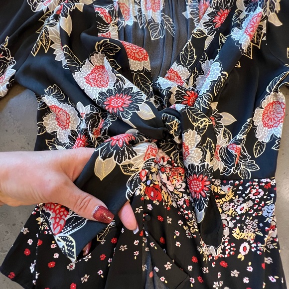 Free People tie front blouse. Size XL. - Picture 10 of 15